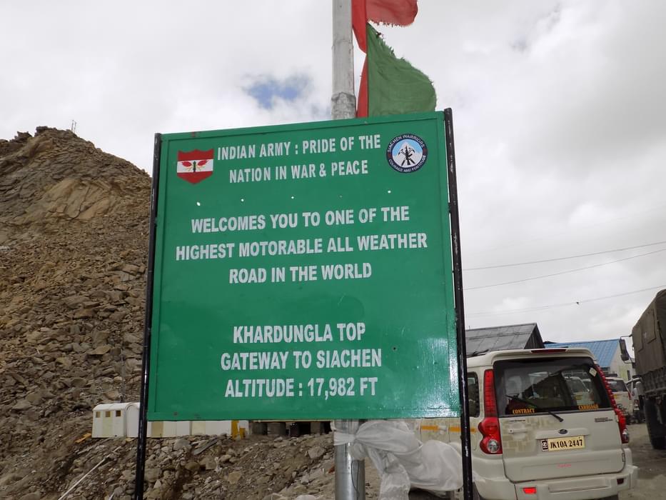 4 A Welcome To The Khardung La Pass