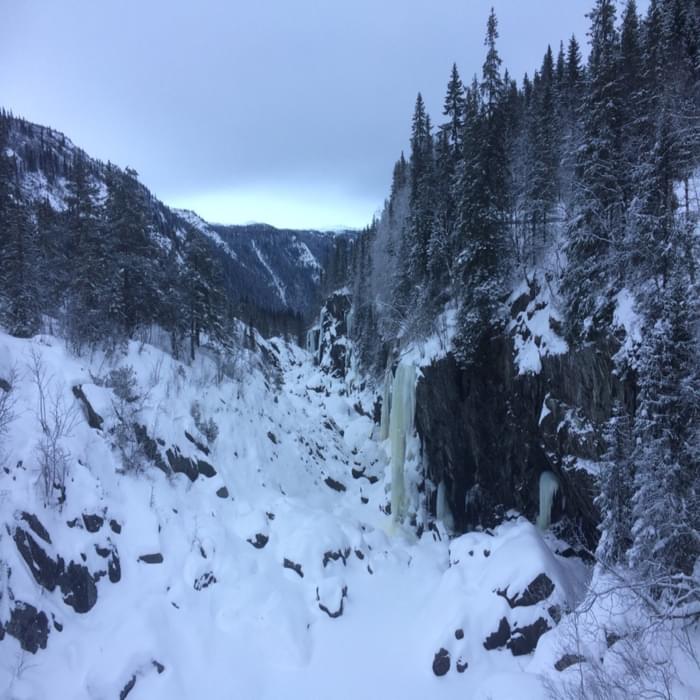 Rjukan is a world-famous ice climbing centre, with over 150 graded ice climbs within 5 minutes of the road.