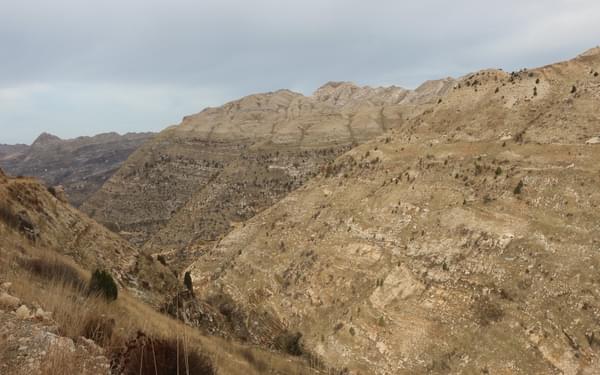 Climbing onto the escarpment above Aaqoura