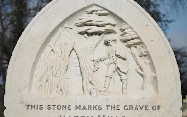 Brusher Mills' gravestone