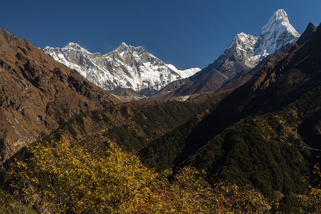 Dudh  Koshi  Valley  View From The Traverse Between  Namche  Bazaar And  Kyangjuma   The Top Of  Mount  Everest Is Visible Behind The  Nuptse Lhotse  Ridge  Ama  Dablam Is On The Right