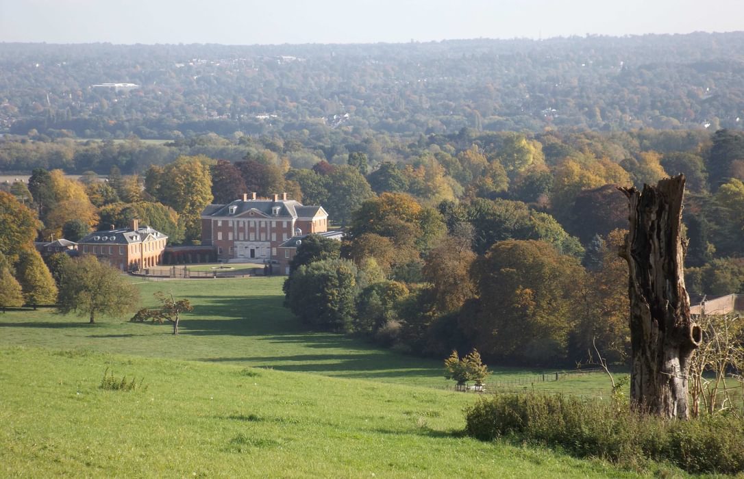 Foreign  Secretarys  Chevening  House By The Path