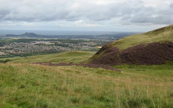 Arthurs Seat and Edinburgh from Allermuir Hill