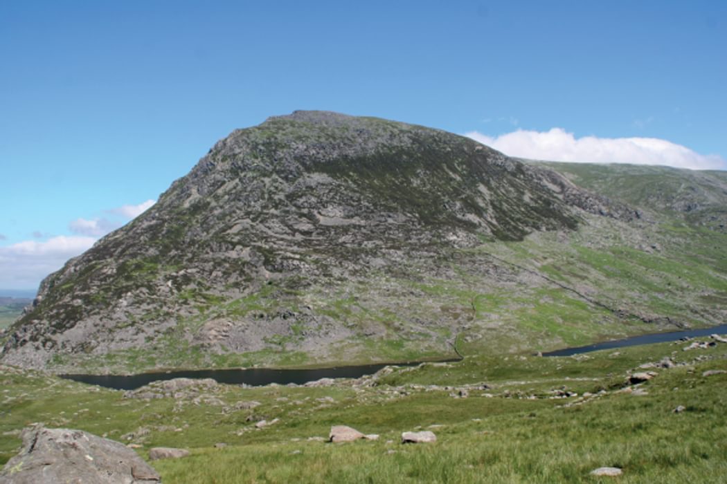 Pen Yr Ole Wen The Days First Objective Seen Across The Ogwen Valley
