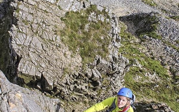 Superb hard scrambling above the Table on Cyfrwy Arete – it had to go in the book! © Carl McKeating & Rachel Crolla