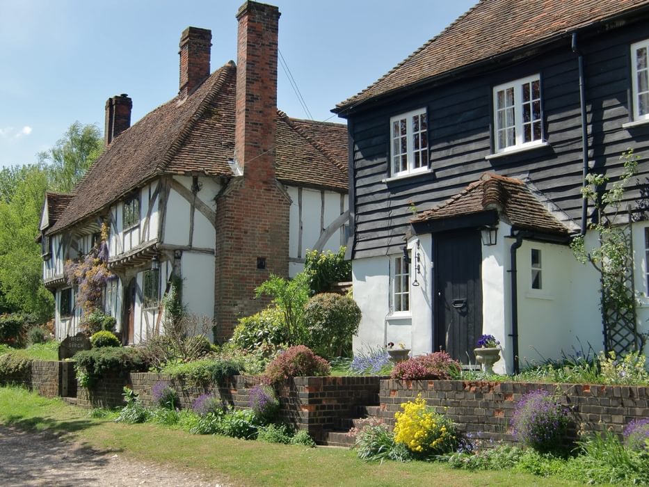 Attractive houses in the hamlet of Upper Bush