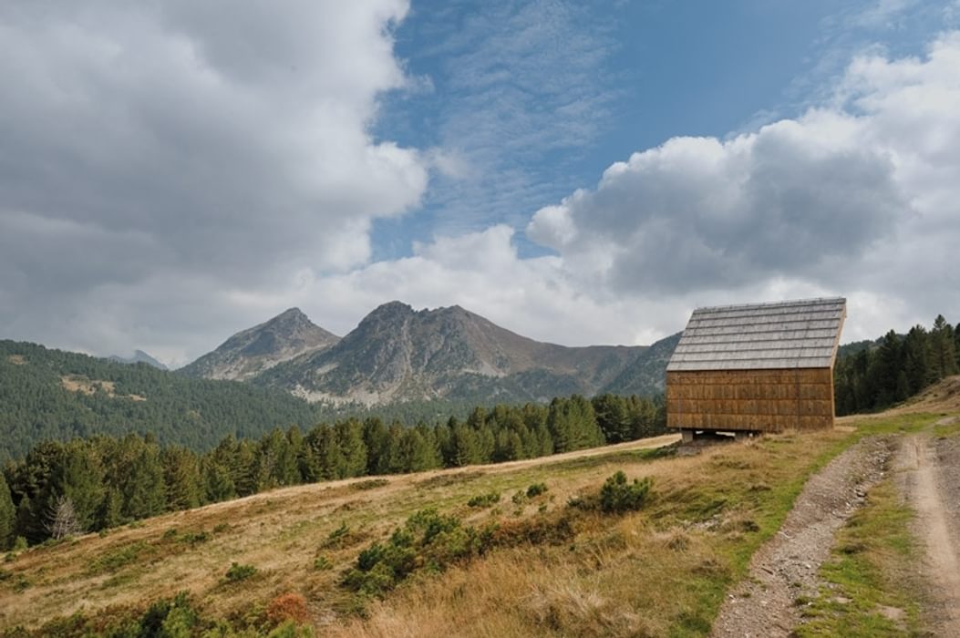 Alpine shelter near Hridsko jezero