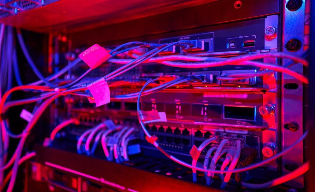 Server wires