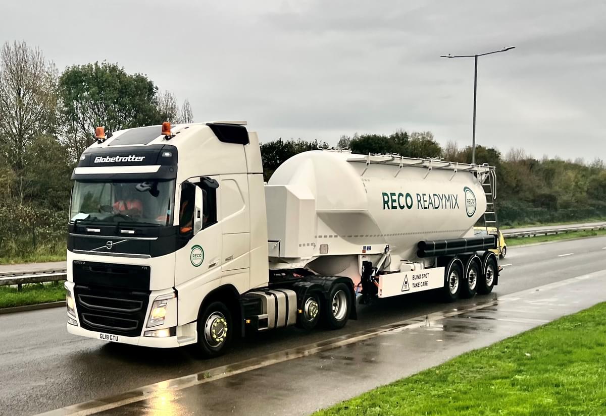 Cement tanker