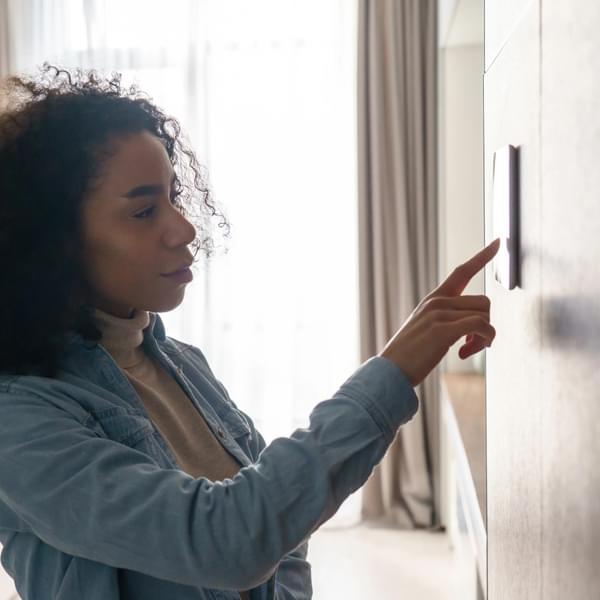 connected smart programmable thermostat