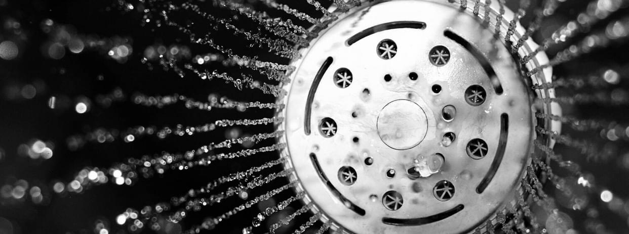 Low-flow showerhead