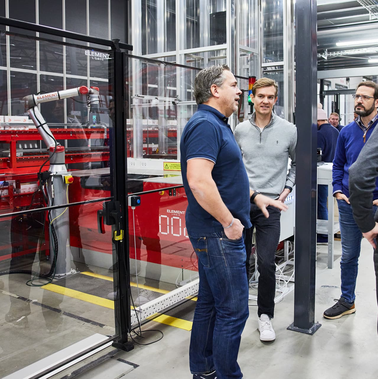 Apotea Element Logic Auto Store Right Hand Robotics web 22233 037 ed