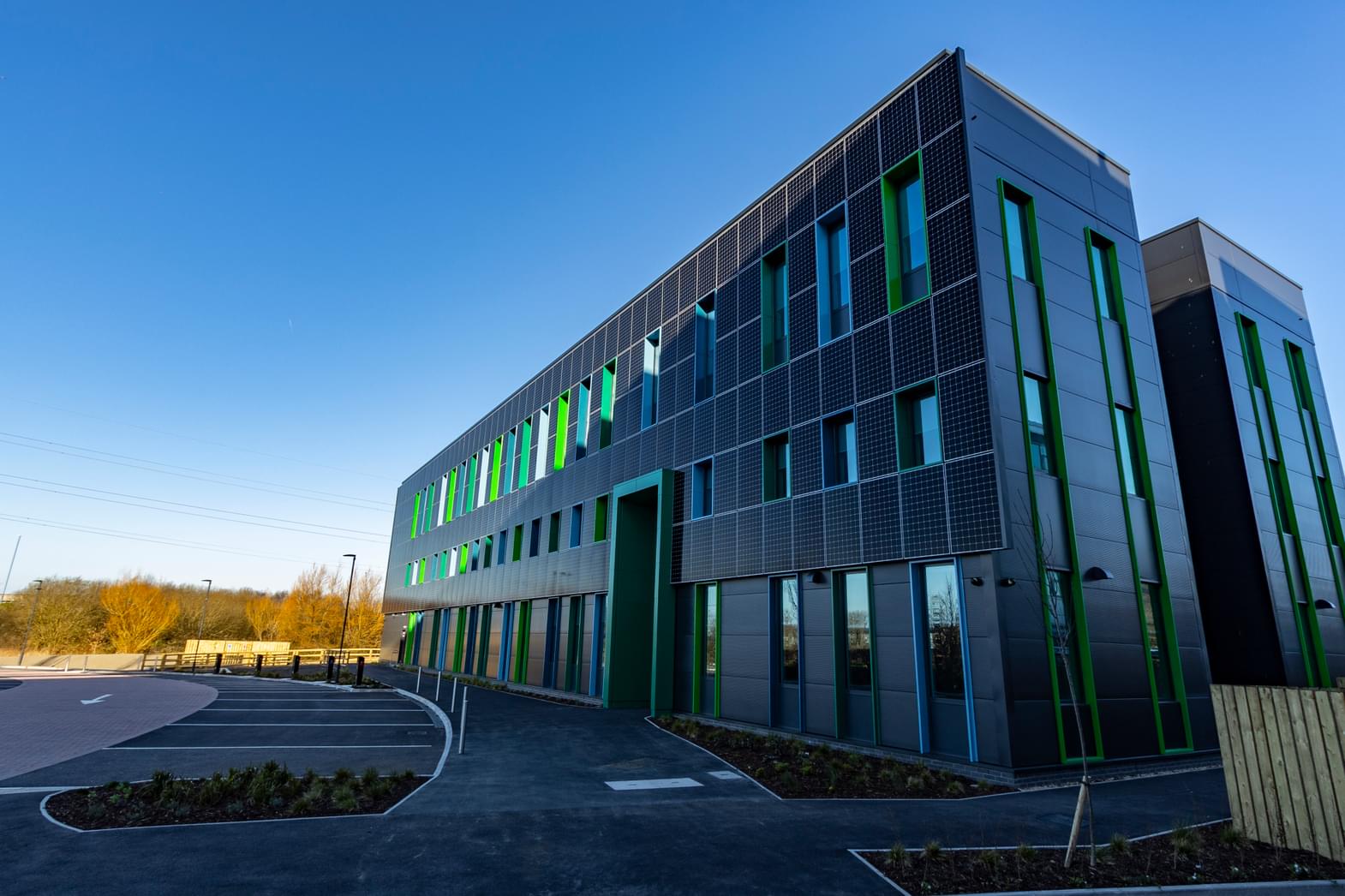 Energy positive building bay technology centre
