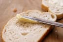 Scheibe Brot mit Margarine