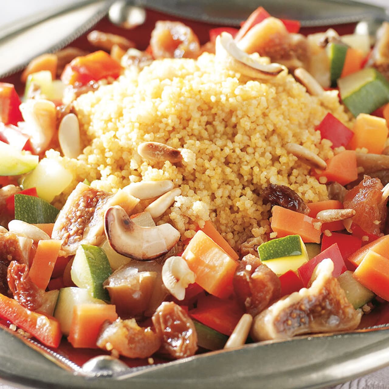 Couscous-Gemüse mit Nüssen