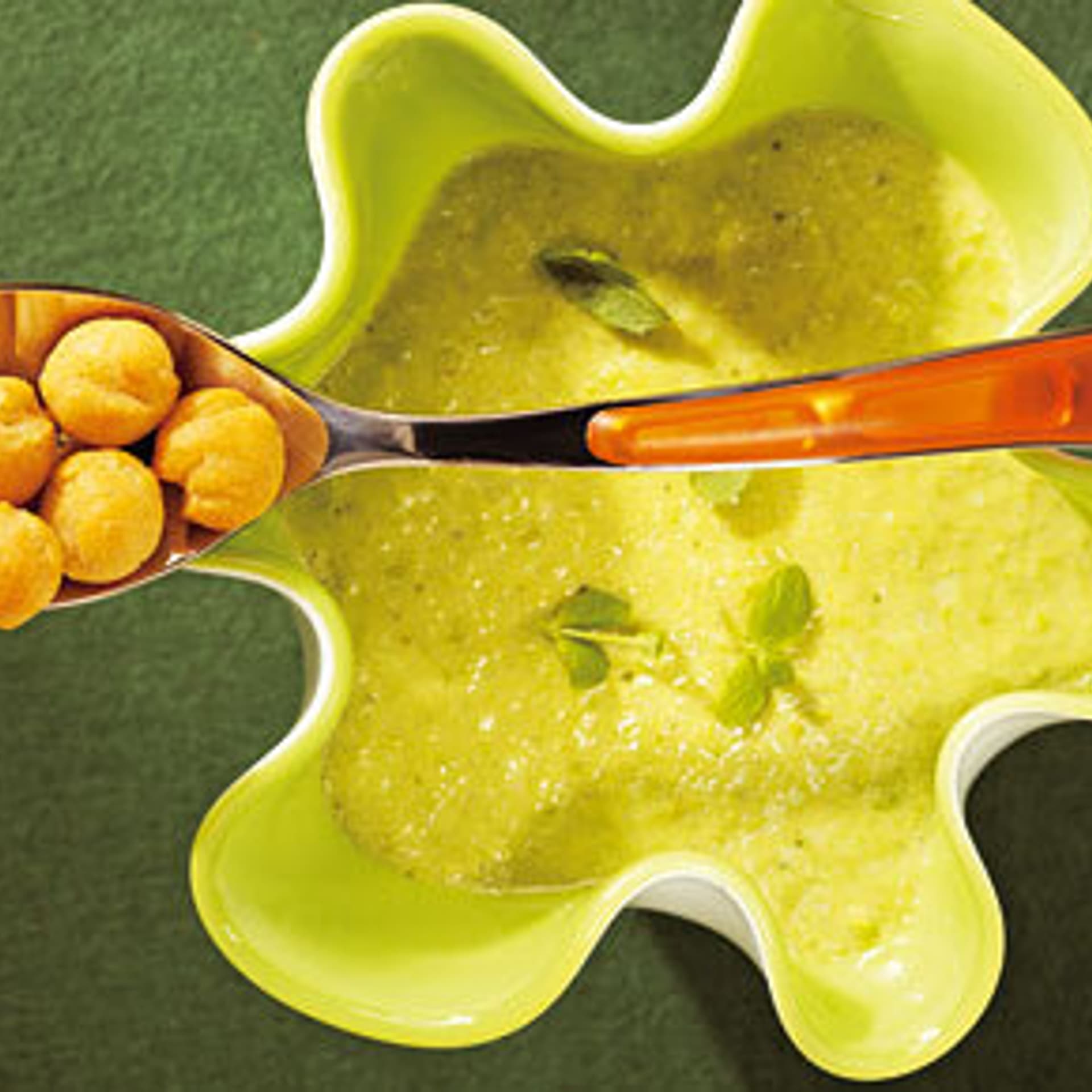 Erbsensuppe Mit Kaseballchen Schrot Korn