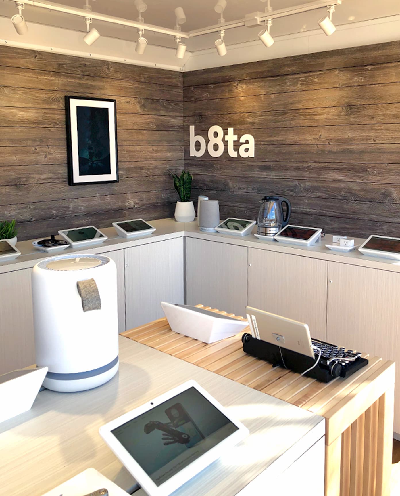 B8ta mobileroadtour experience images22 1 2x