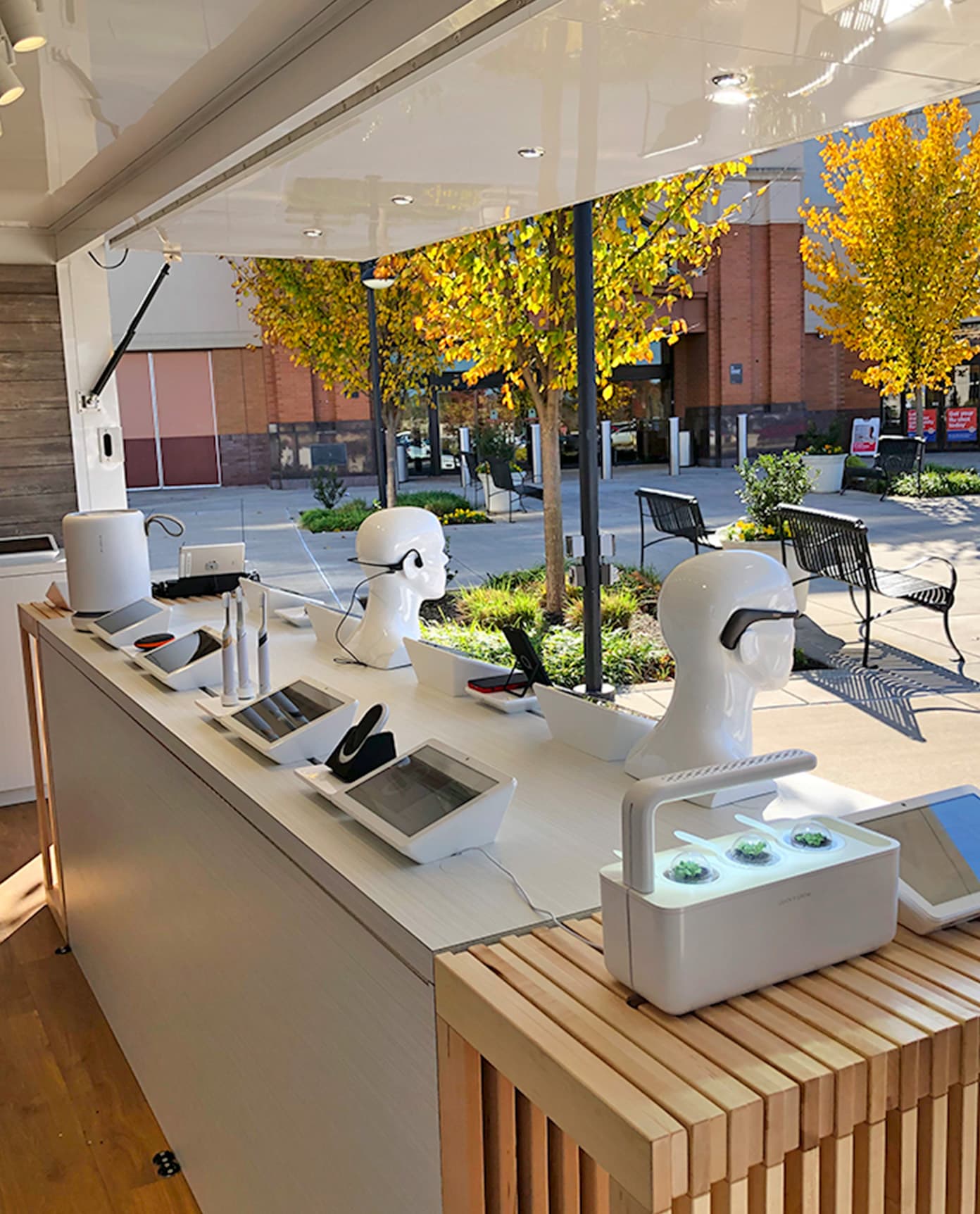 B8ta mobileroadtour experience images21 1 2x