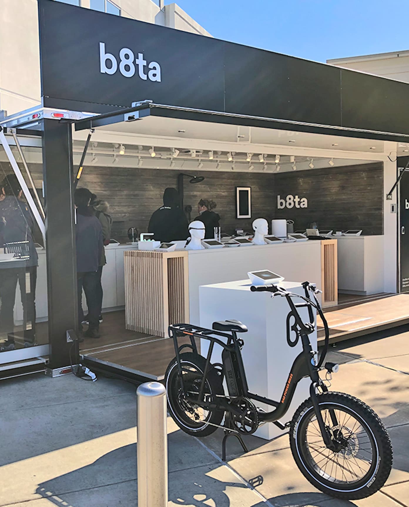 B8ta mobileroadtour experience images4 1 2x