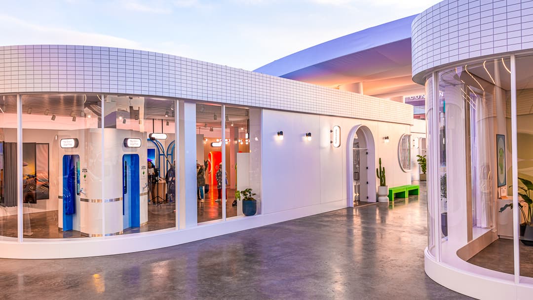 Google Android CES Outdoor Walkway