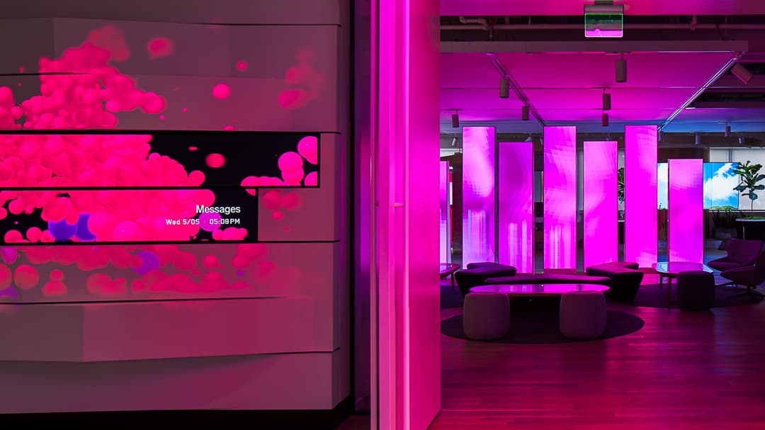 T-Mobile 5G&me Experience Center Service Bars