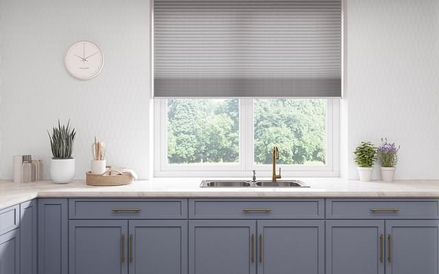 Pleated medium kitchen