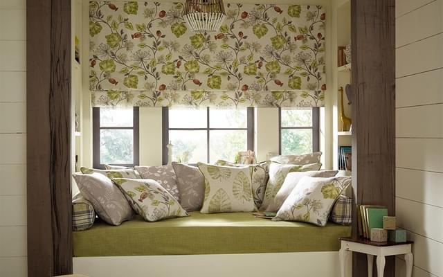 Roman blinds bay lounge