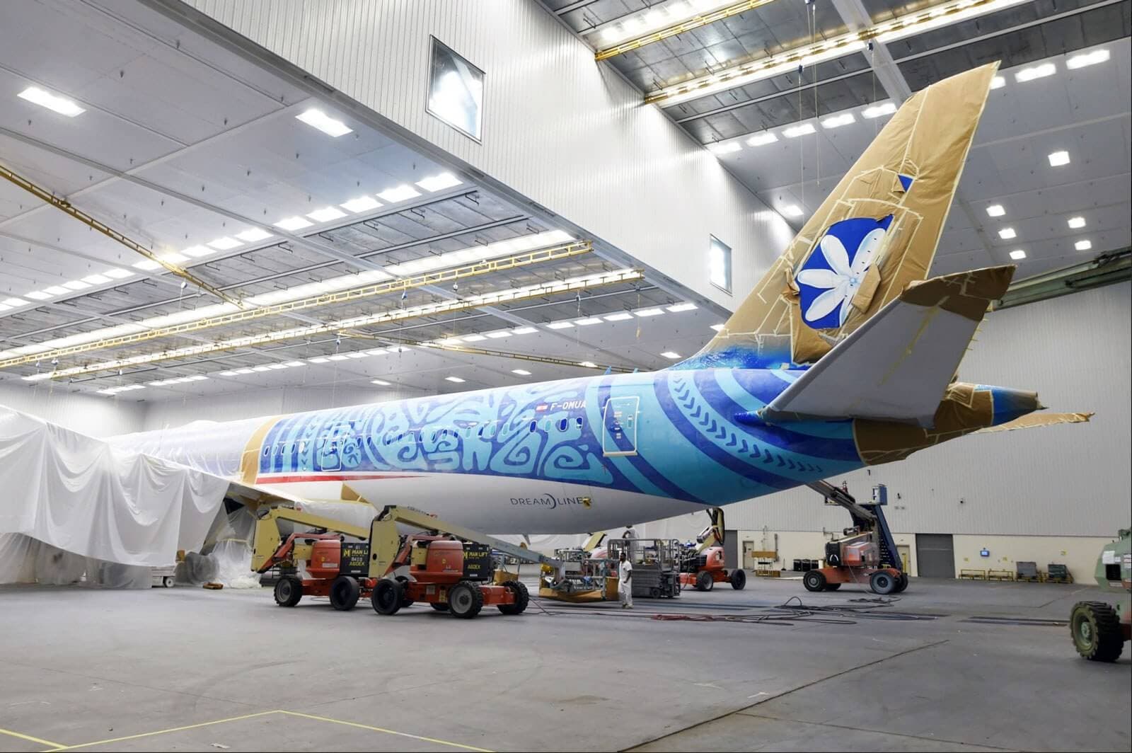 Air Tahiti Nui Livery Paint Hanger
