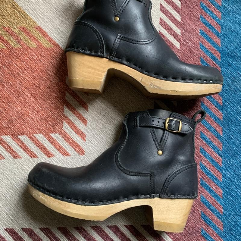 No 6 buckle clearance boot