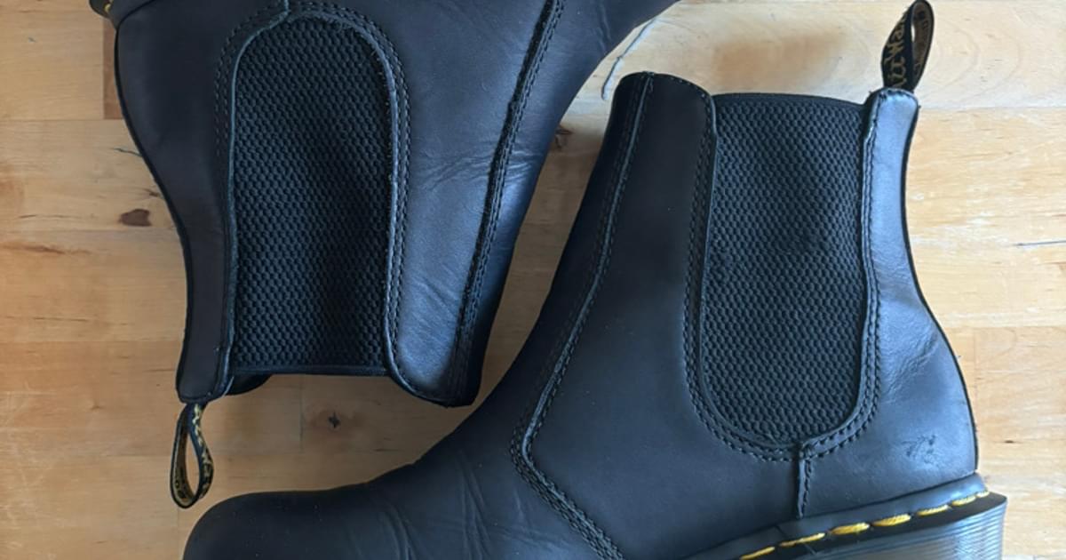 Doc martens 2025 cadence greasy