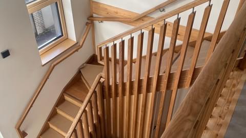 Oak staircase without light