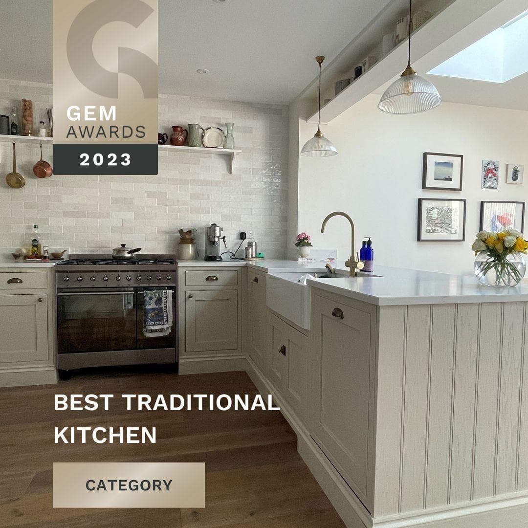 Best Traditional Kitchen in Carrara Michelangelo Quartz