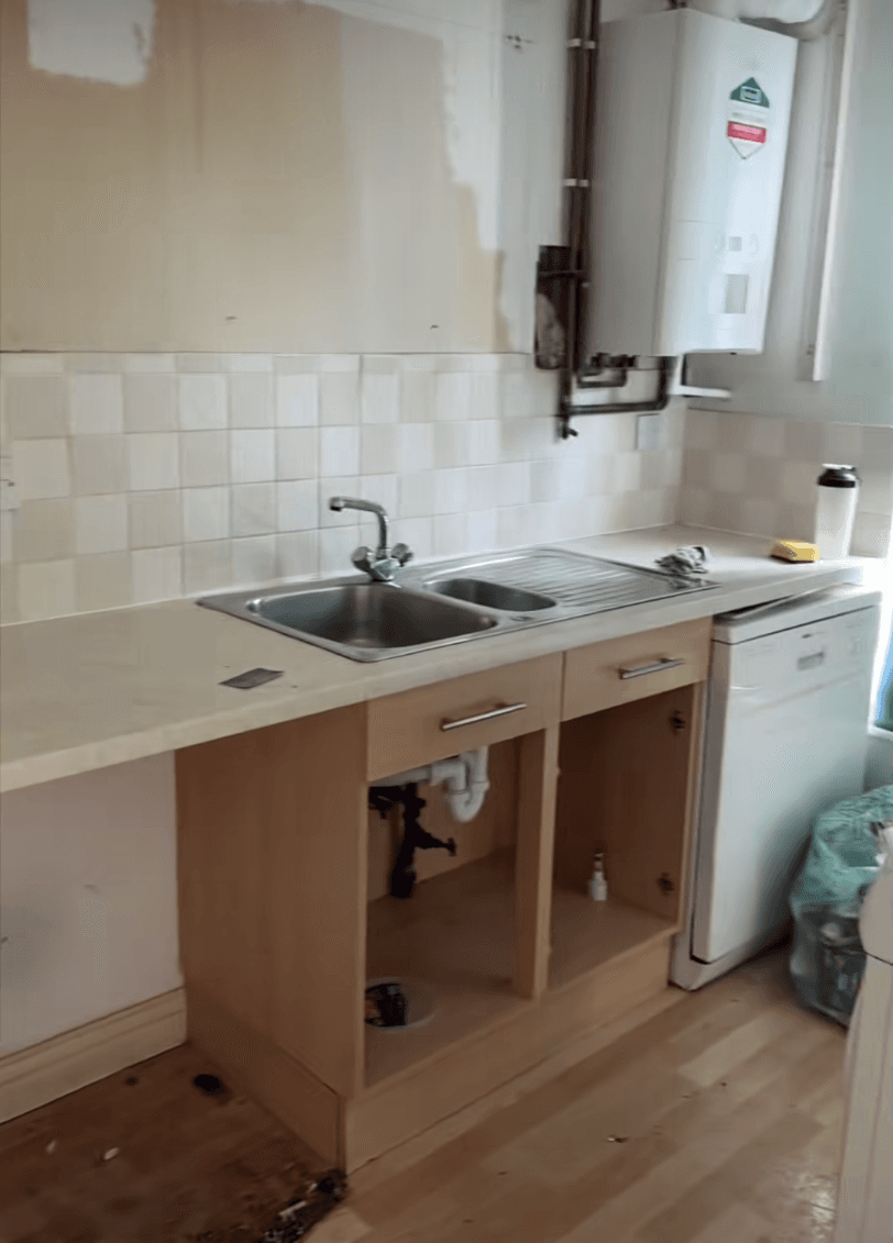 Kitchen renovation with quartz worktops