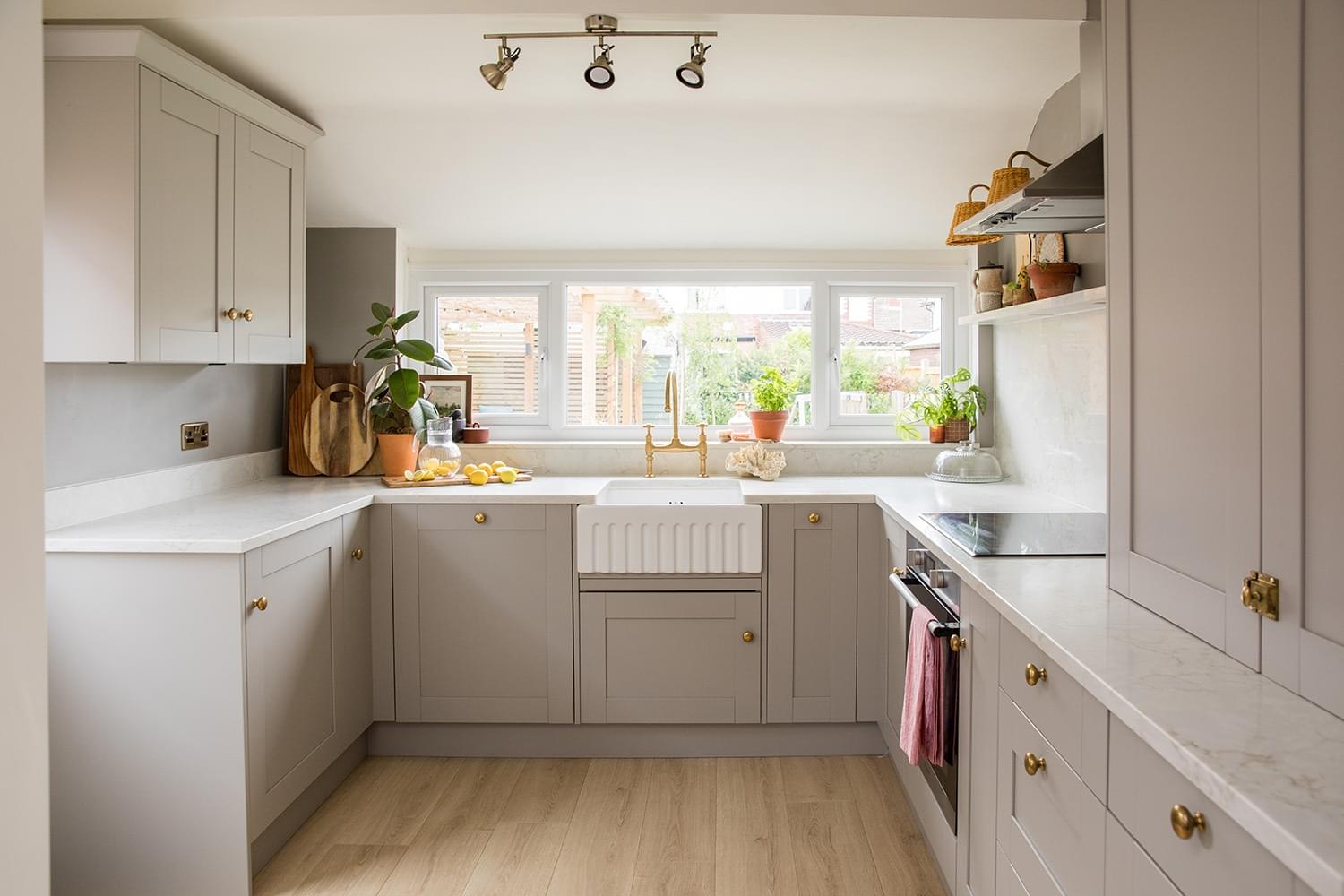 Grey Kitchen Cabinets with Marble Effect Quartz