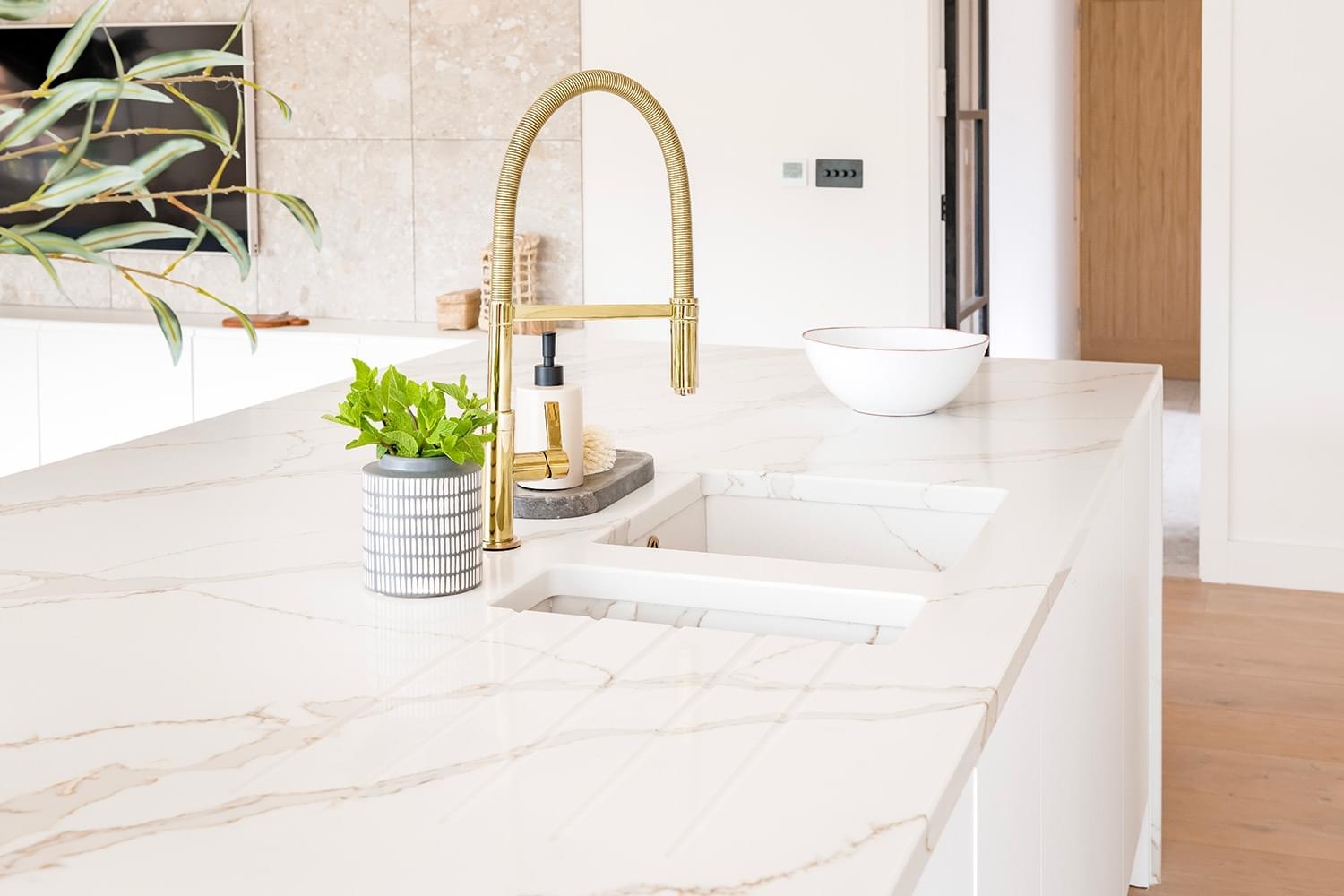 Calacatta Grand Imperial Quartz and AXIX Sink