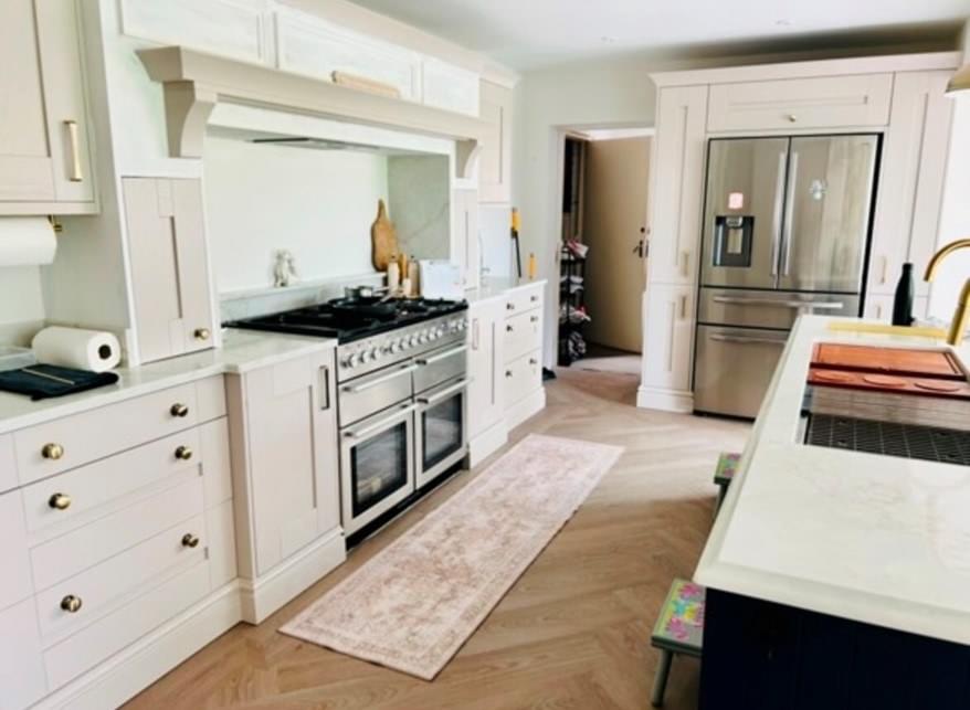 Full kitchen