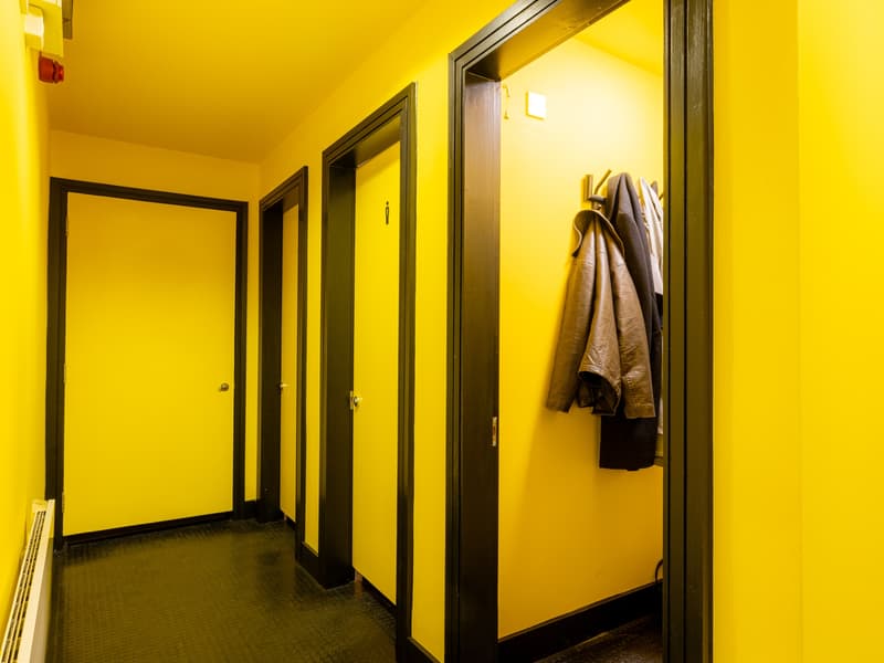 New yellow WC lobby