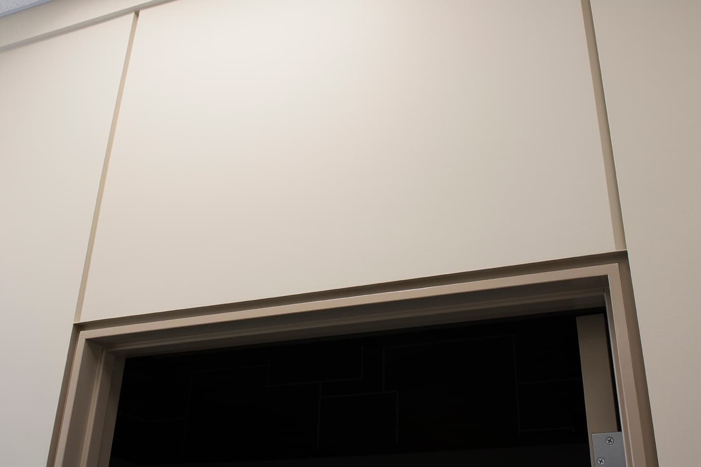 Create a clean and modern look by incorporating frame less doors into your design. Create a clean and modern look by incorporating frame less doors into your design.
