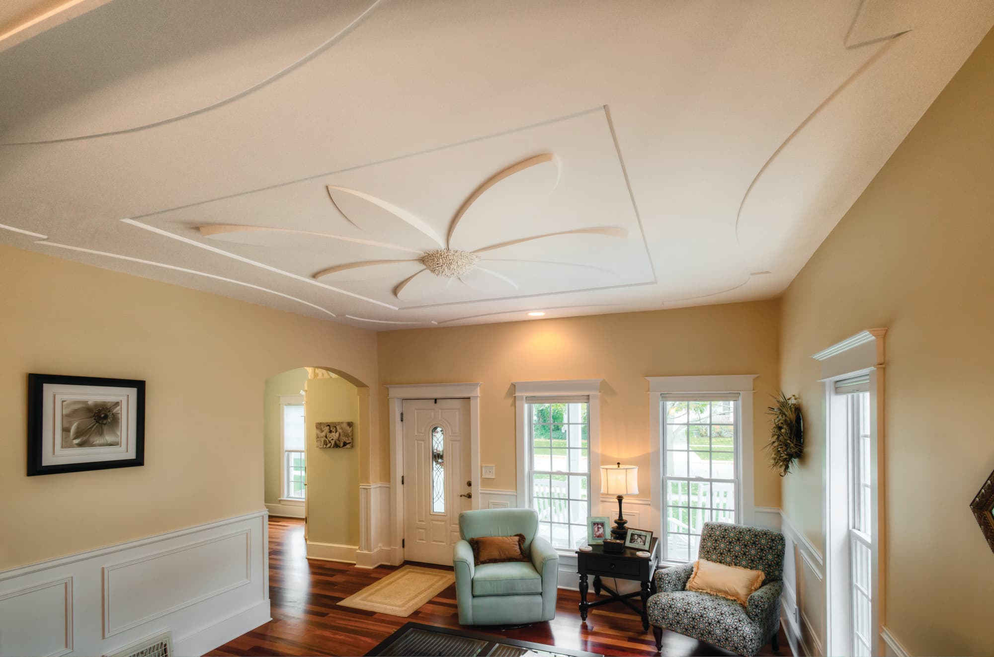 Flower ceiling detail designed by contractor Tom Sass using Trim-Tex beads.