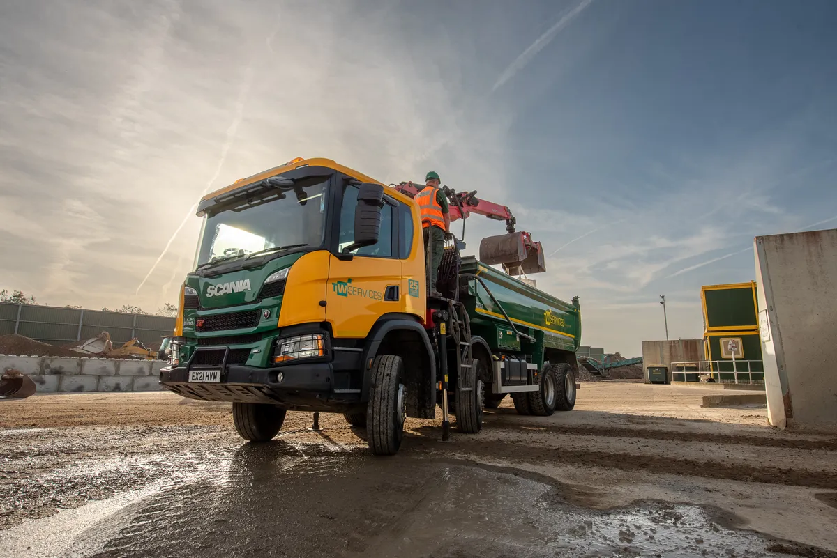 Grab Lorry Hire Sandwich