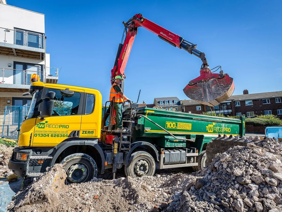 Grab Lorry Types Grab Lorry & Tipper Hire Kent - Muck Away - TW Services