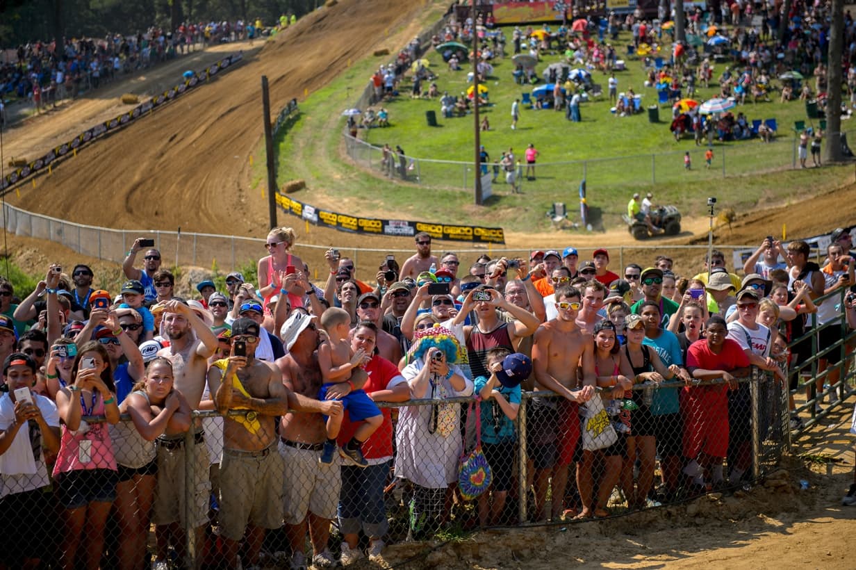 photo ofFans 2014 budds creek swanberg 18854