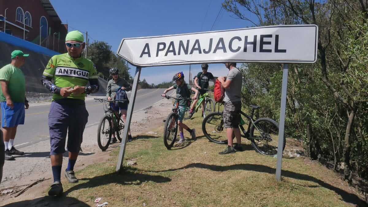 Atitlan Panajachel mountain bike family