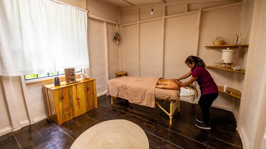 Spa massage 4 earth lodge antigua guatemala