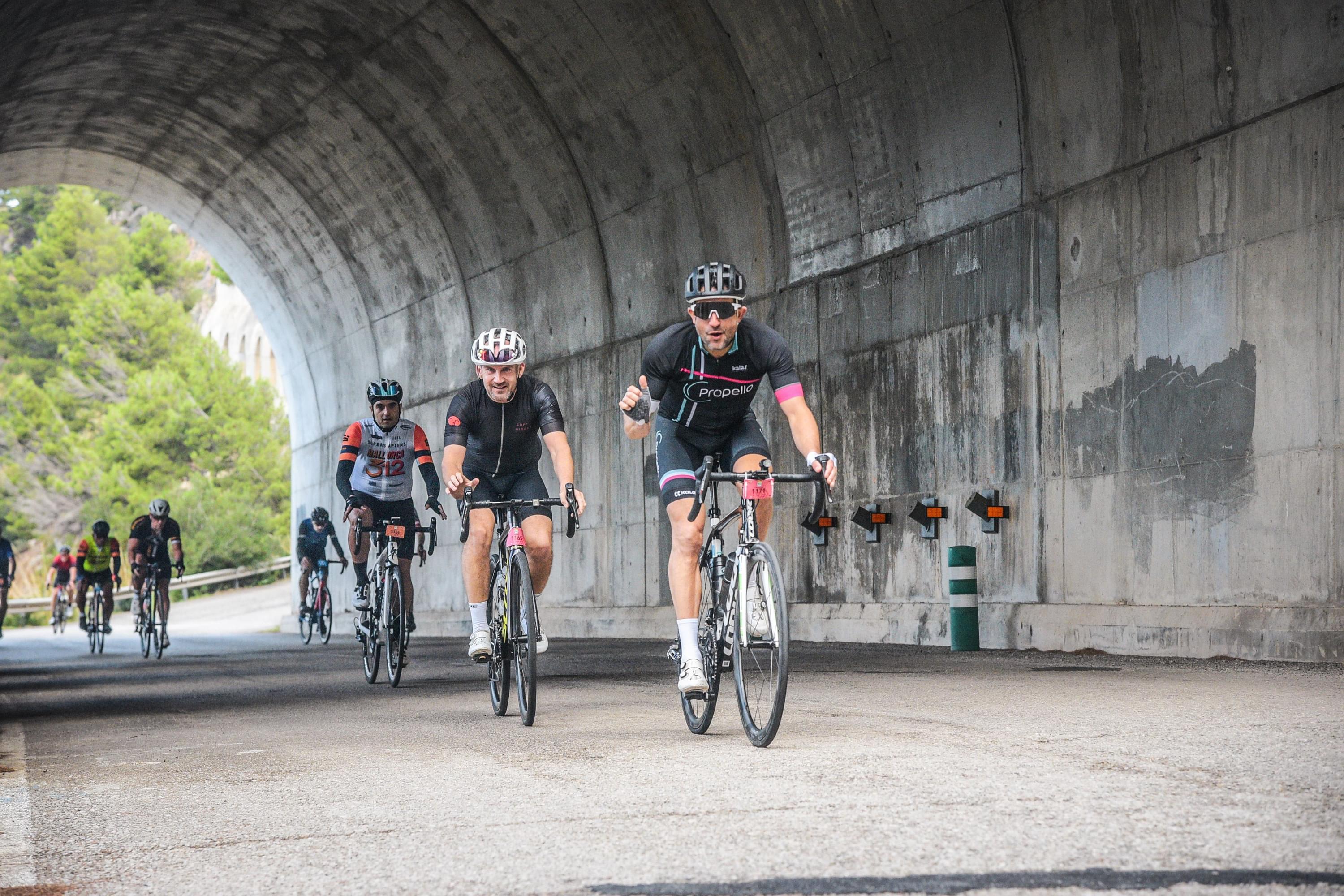 Rob cycling through tunnel 4000x2667