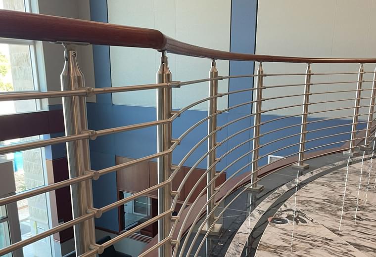 CIRCA® Horizontal Multiline Railing System - Viva… | VIVA Railings