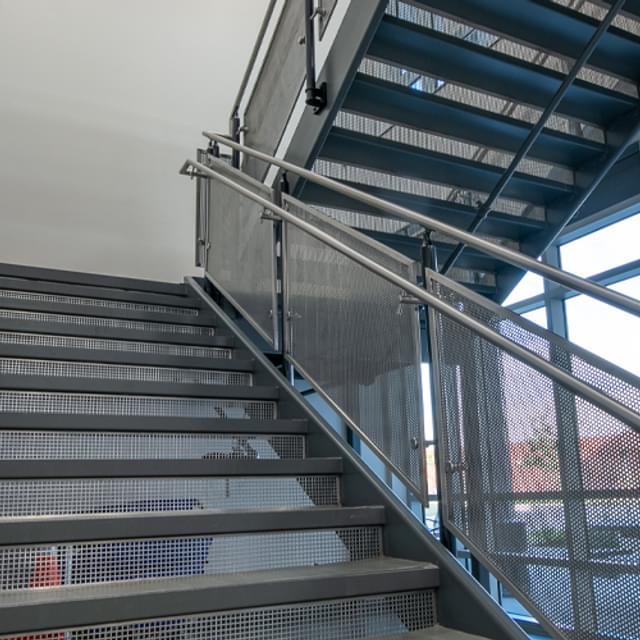 Powder Coated Steel Railing for Commercial Decks:… | VIVA Railings