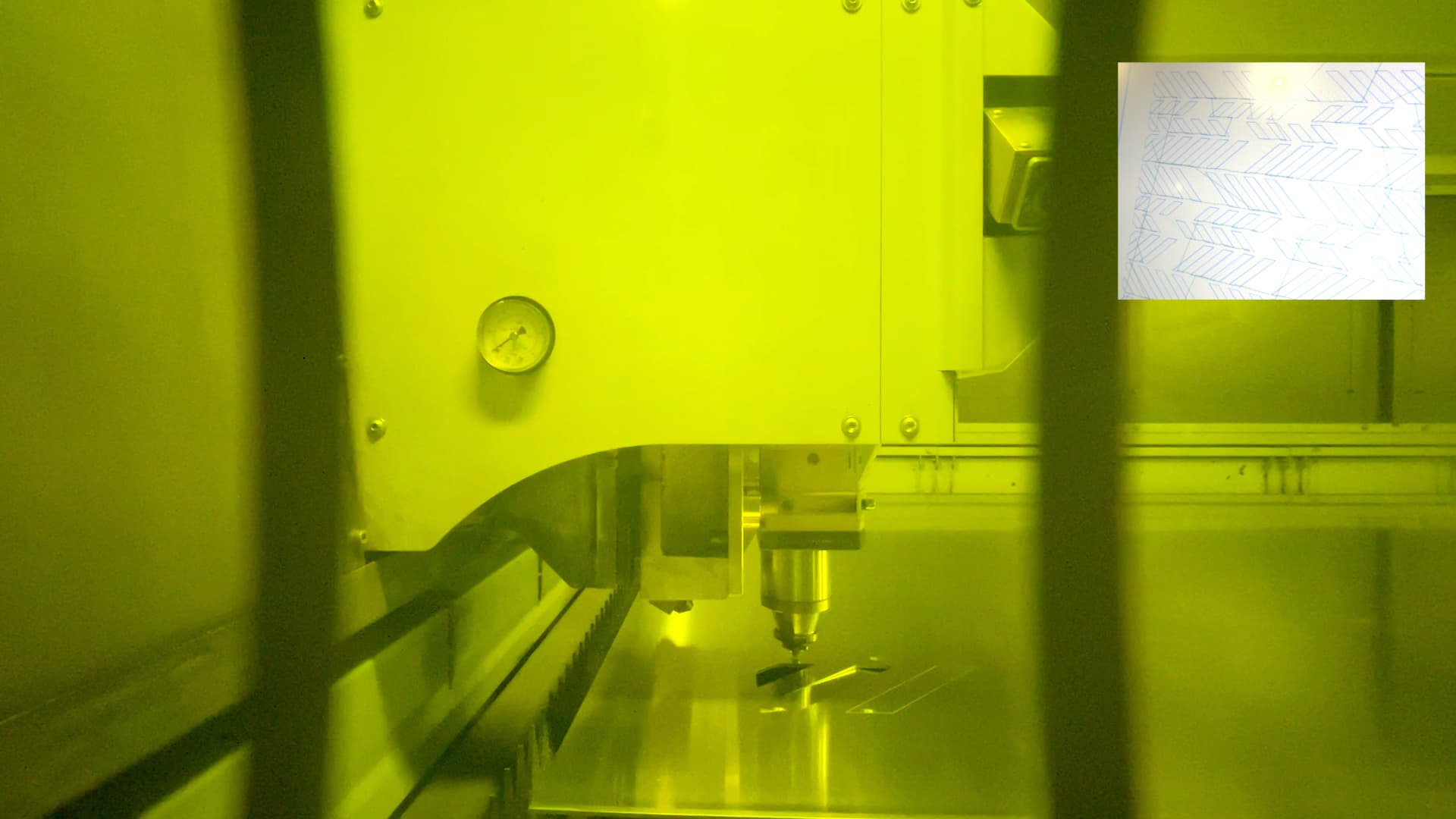 Laser machine cutting in real time