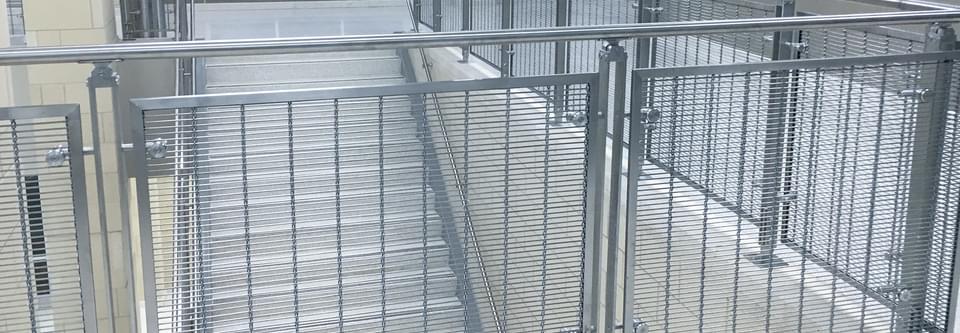 BLADE® Wire Mesh Railing System | Viva Railings | VIVA Railings