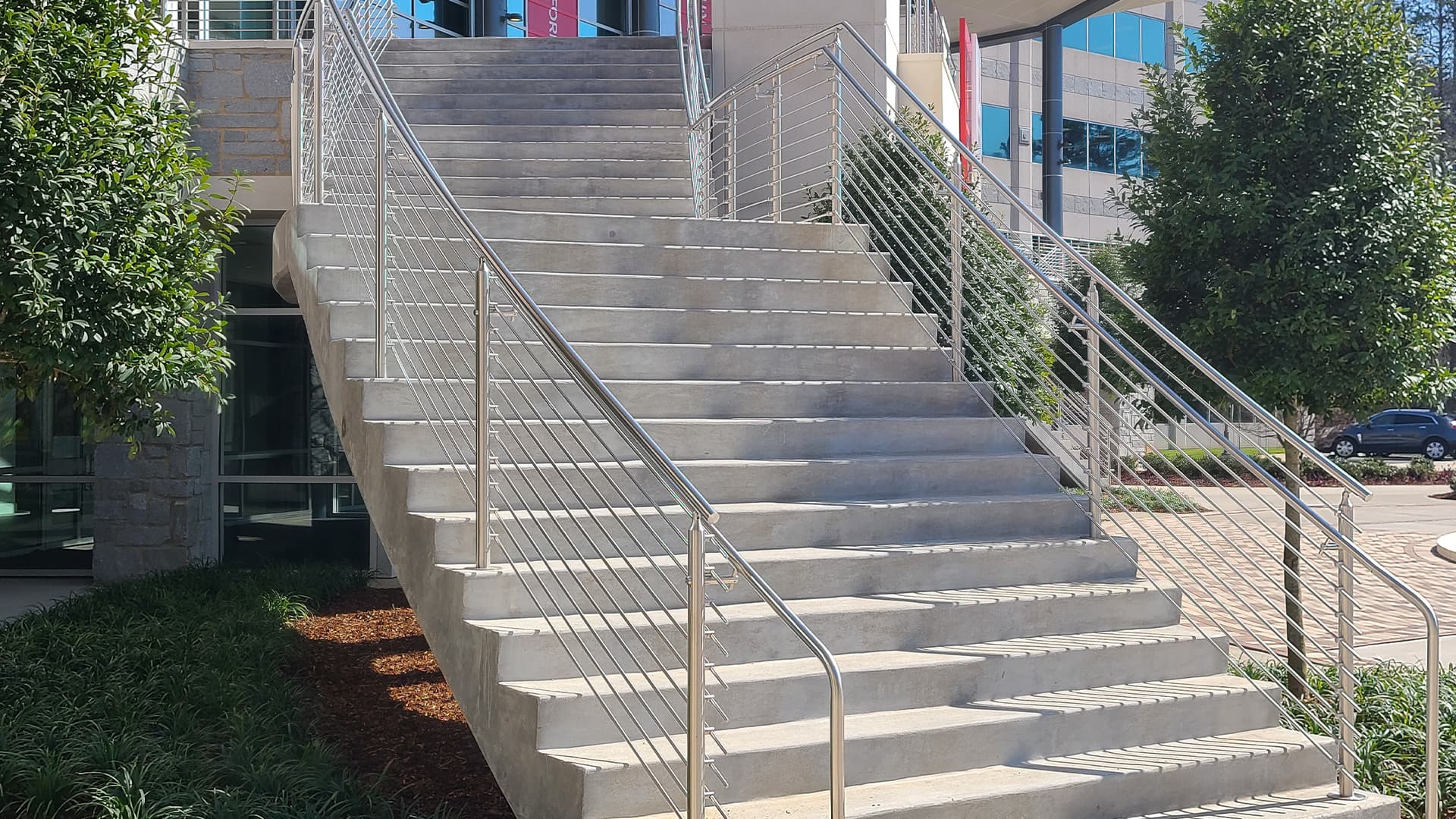 CIRCA® Horizontal Multiline Railing System - Viva… | VIVA Railings